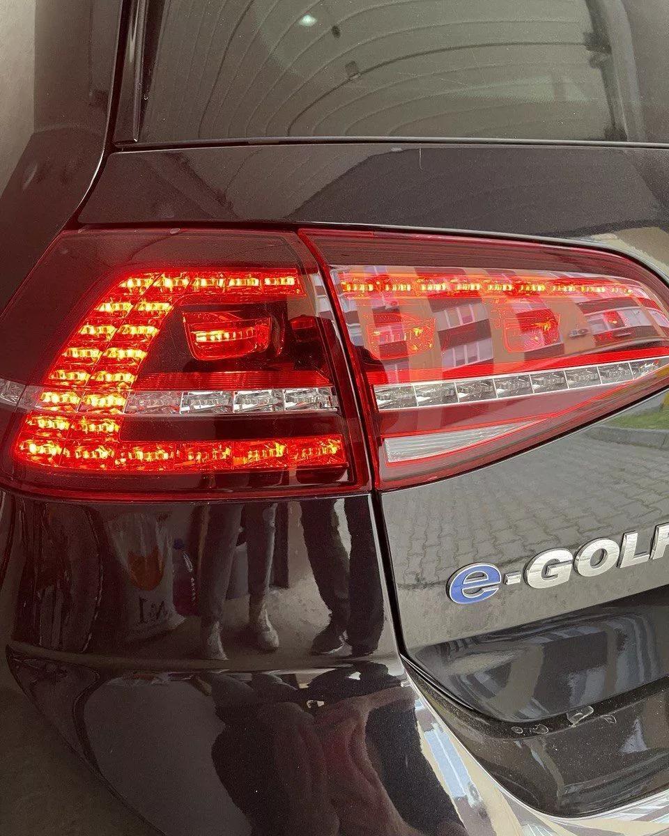 Volkswagen e-Golf  24 kWh 2016thumbnail101