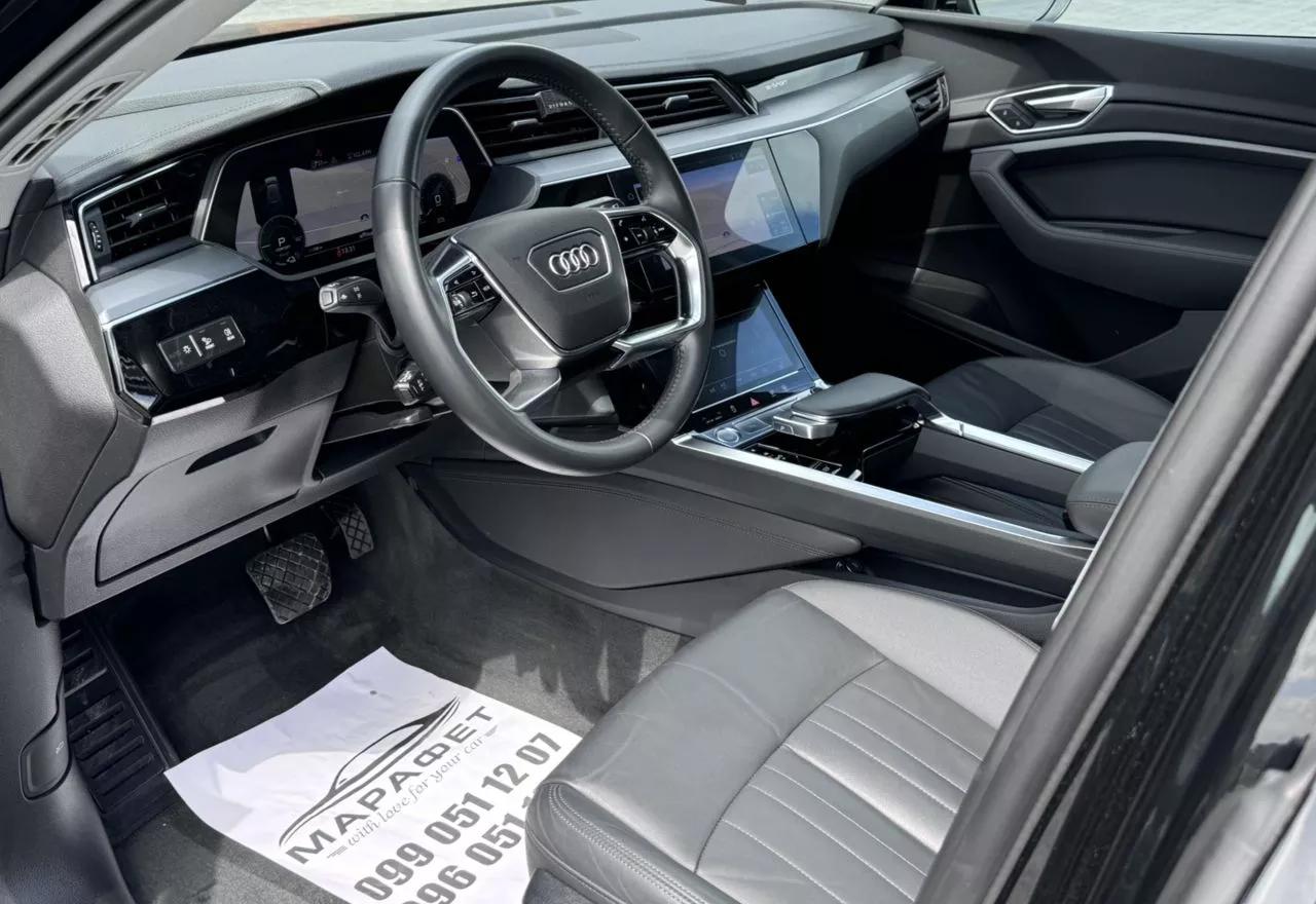 Audi E-tron  71 kWh 2019111