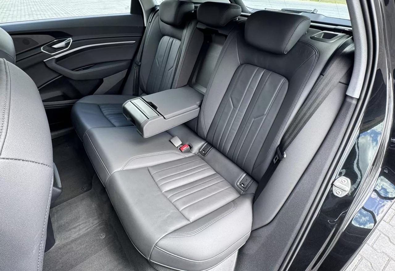 Audi E-tron  71 kWh 2019thumbnail131