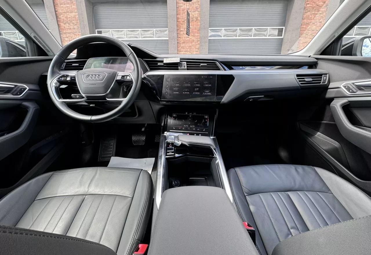 Audi E-tron  71 kWh 2019thumbnail141