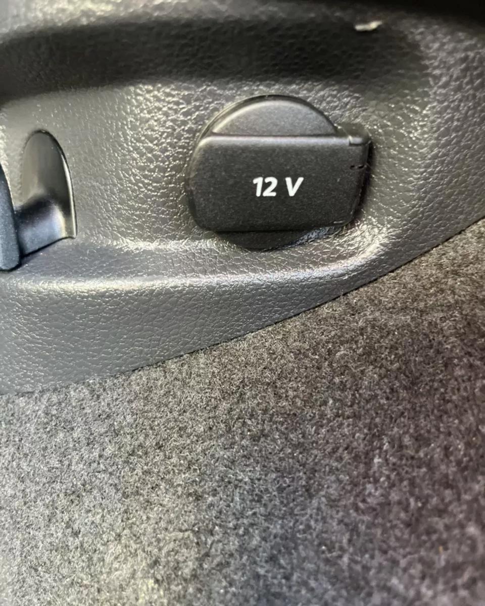 Volkswagen e-Golf  24 kWh 2015thumbnail251