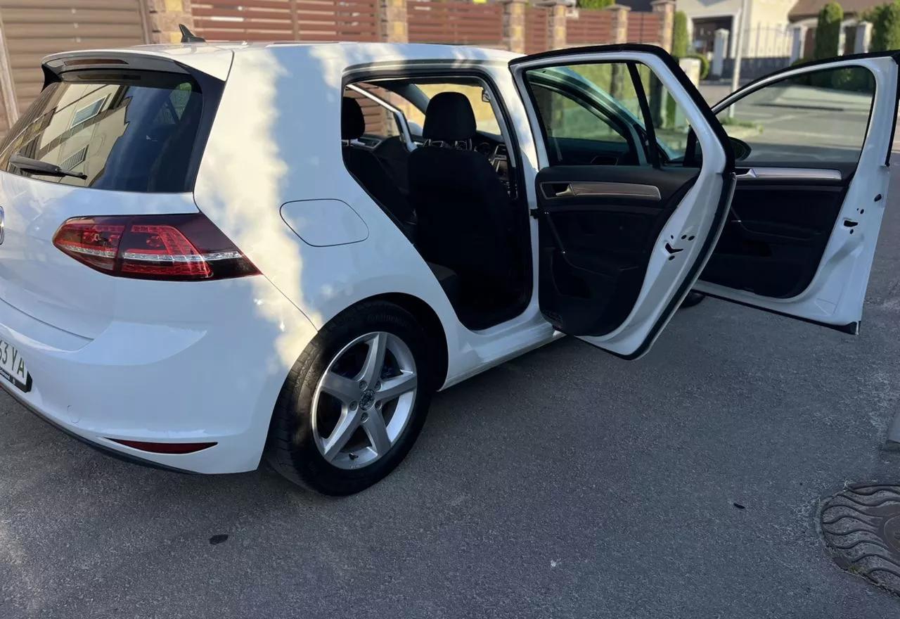 Volkswagen e-Golf  24 kWh 2015thumbnail261
