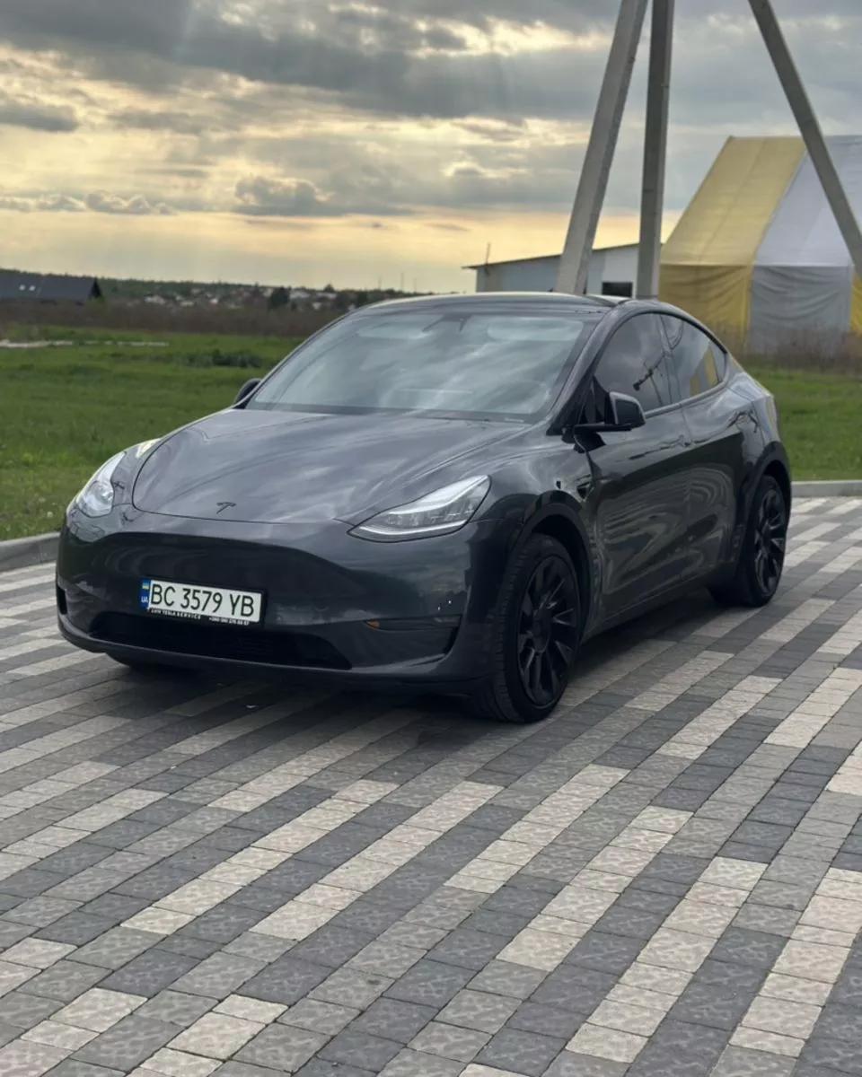 Tesla Model Y  82 kWh 2020thumbnail01