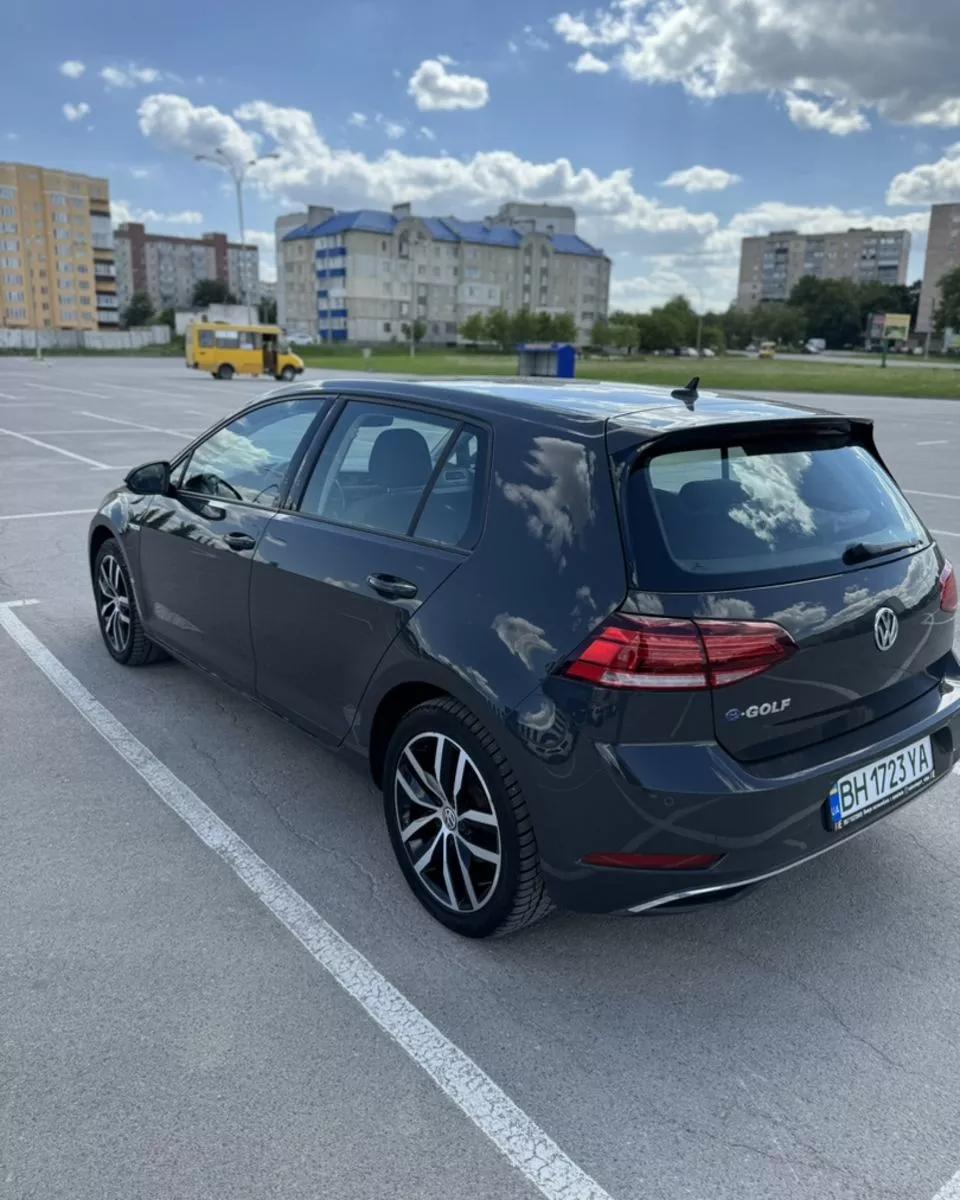 Volkswagen e-Golf  2019thumbnail71