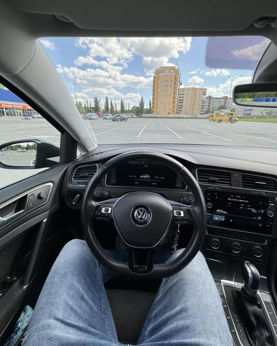 Volkswagen e-Golf  2019171