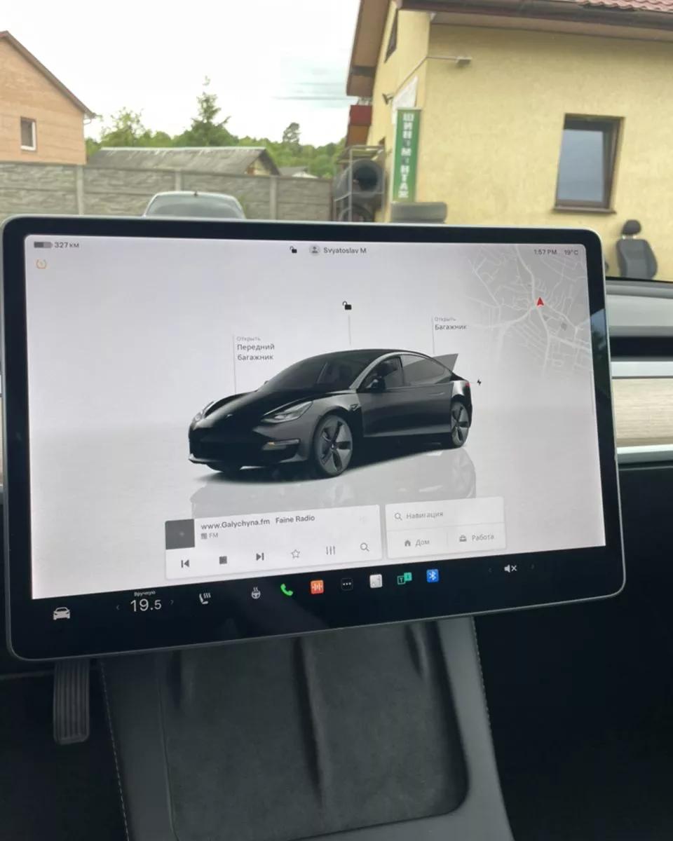 Tesla Model 3  2022161