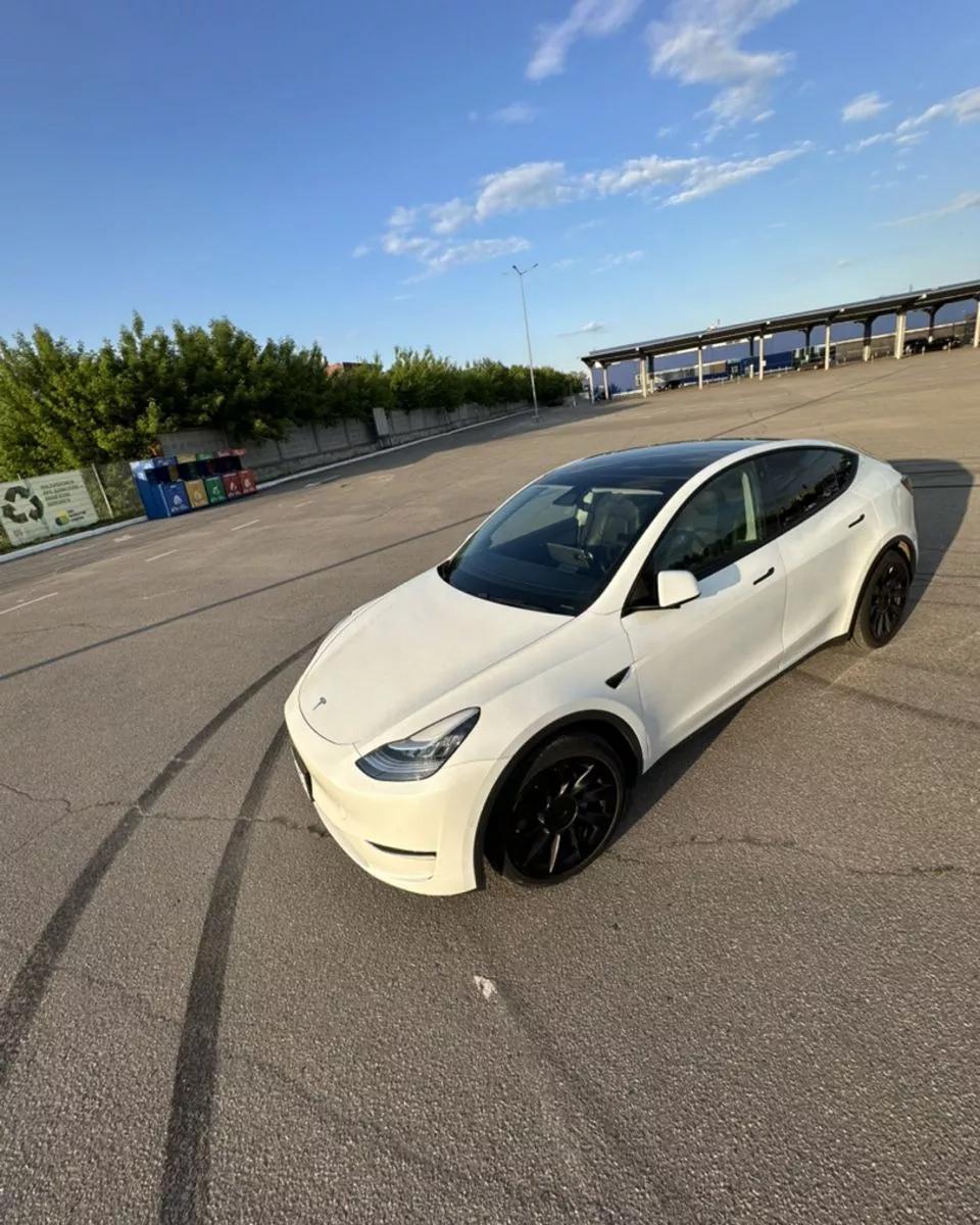 Tesla Model Y  2020thumbnail101