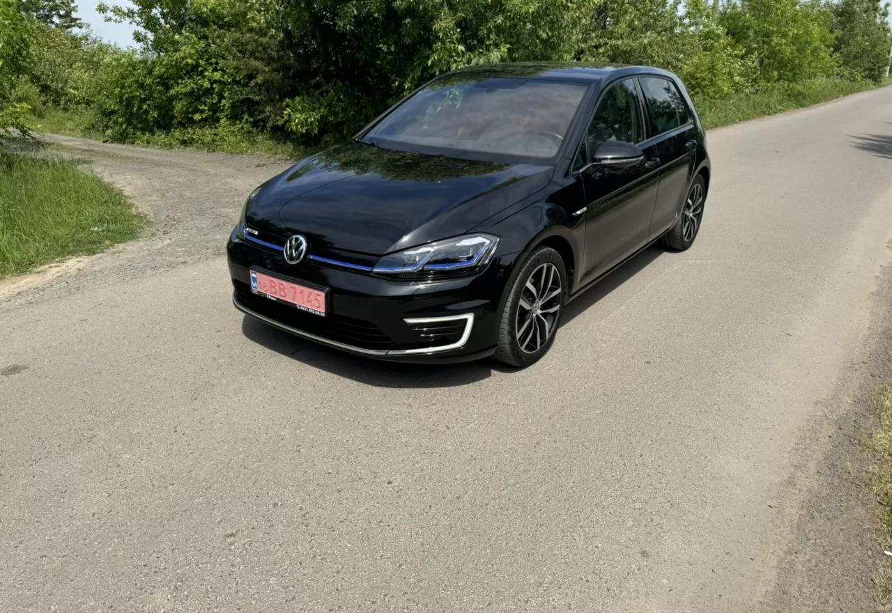 Volkswagen e-Golf  35.8 kWh 2019thumbnail01