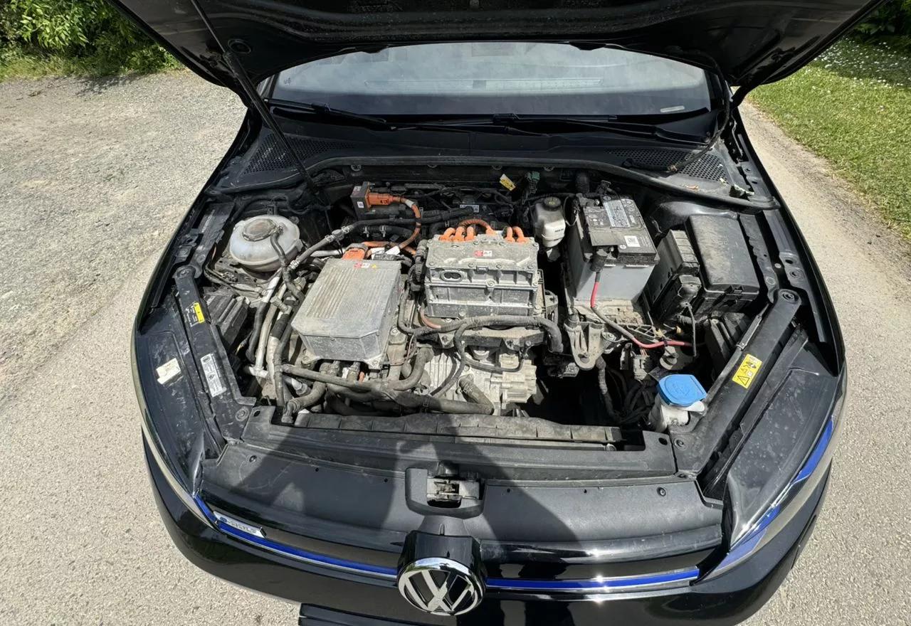 Volkswagen e-Golf  35.8 kWh 2019thumbnail251