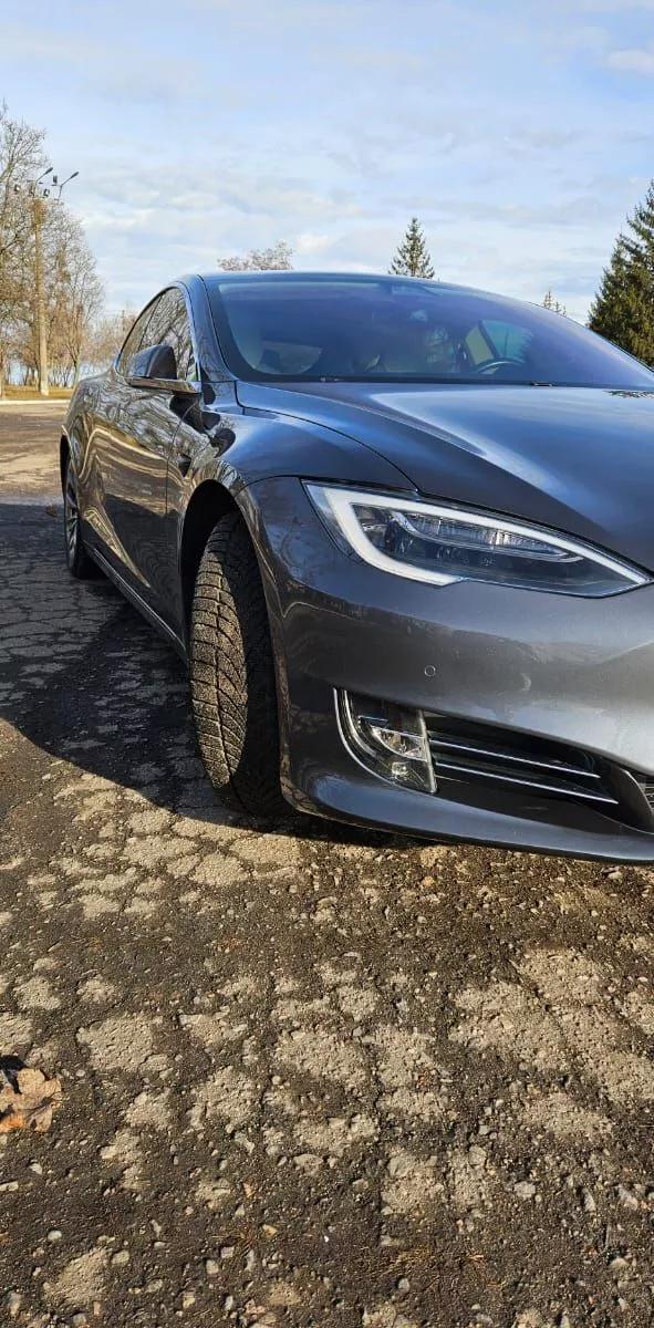 Tesla Model S  75 kWh 2018201