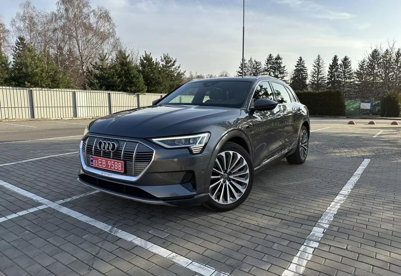 Audi E-tron  2019thumbnail01