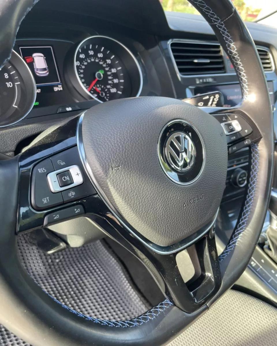 Volkswagen e-Golf  35.8 kWh 2019thumbnail131