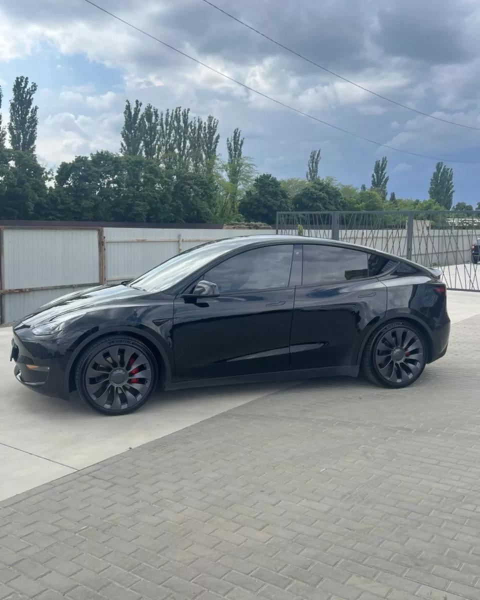 Tesla Model Y  80.5 kWh 2020thumbnail01