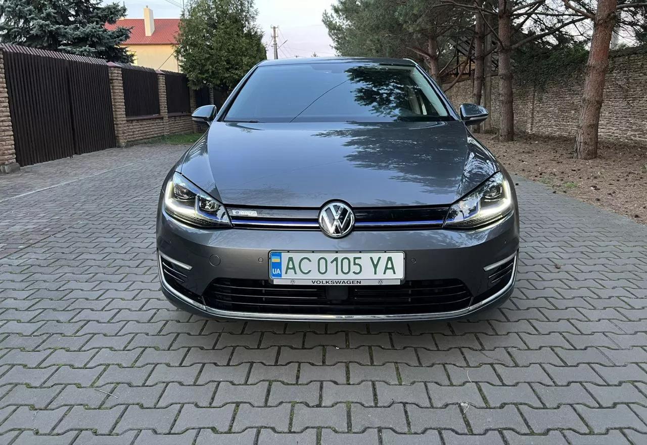 Volkswagen e-Golf  35.8 kWh 2017thumbnail11