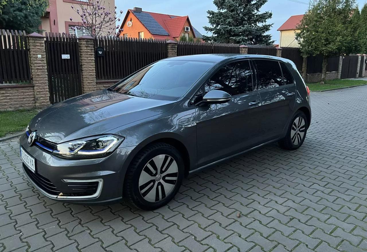 Volkswagen e-Golf  35.8 kWh 2017thumbnail71