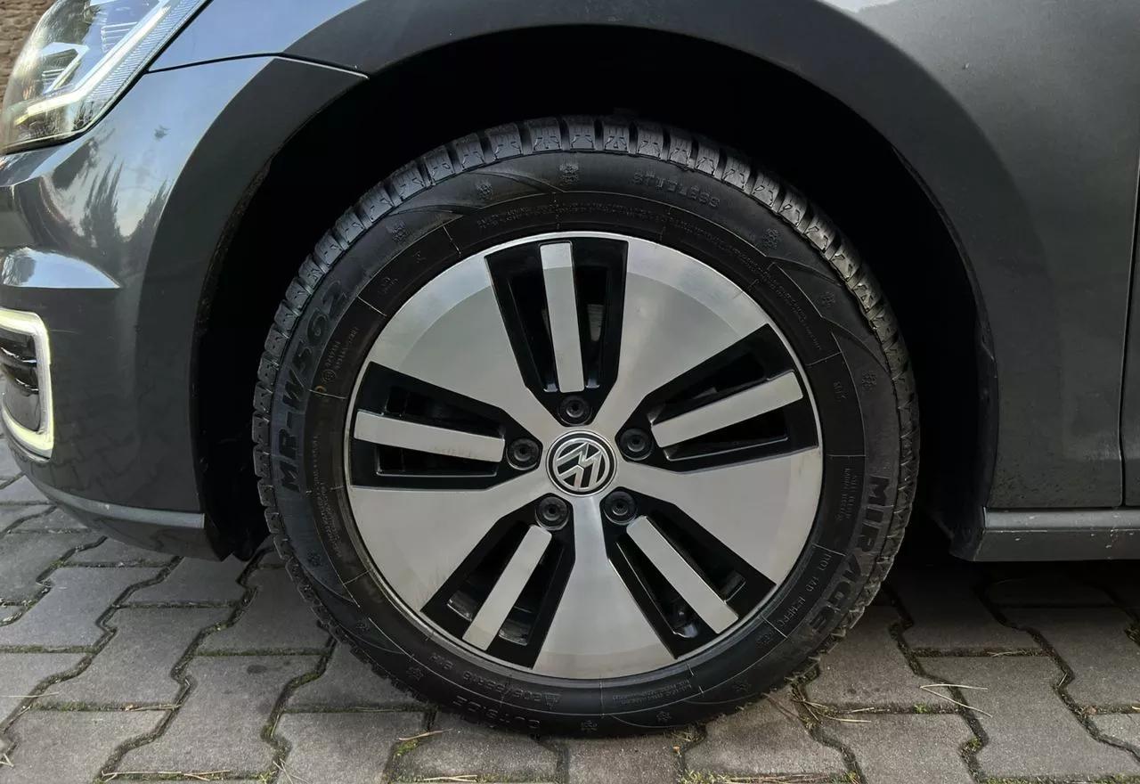 Volkswagen e-Golf  35.8 kWh 2017121
