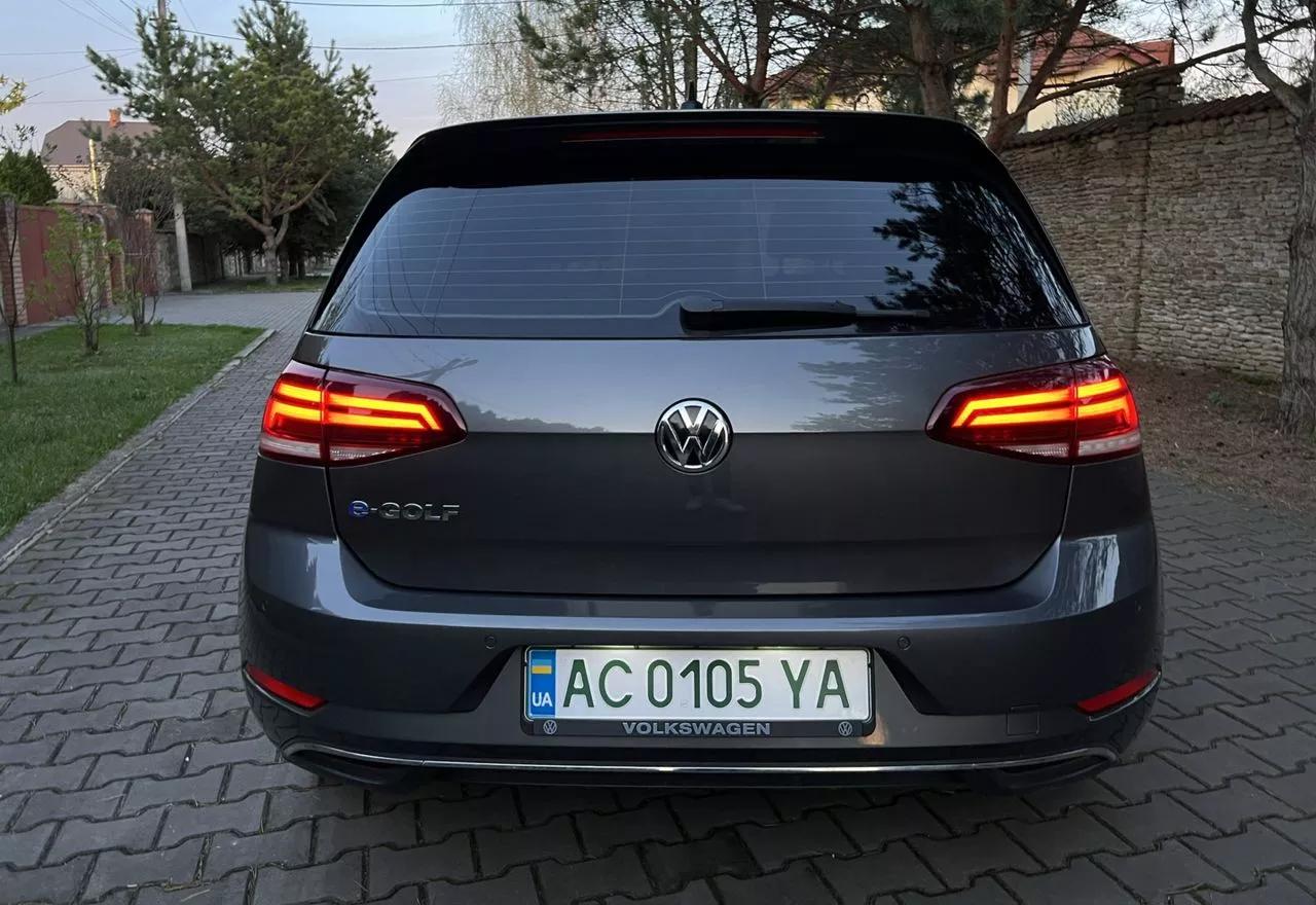 Volkswagen e-Golf  35.8 kWh 2017thumbnail171