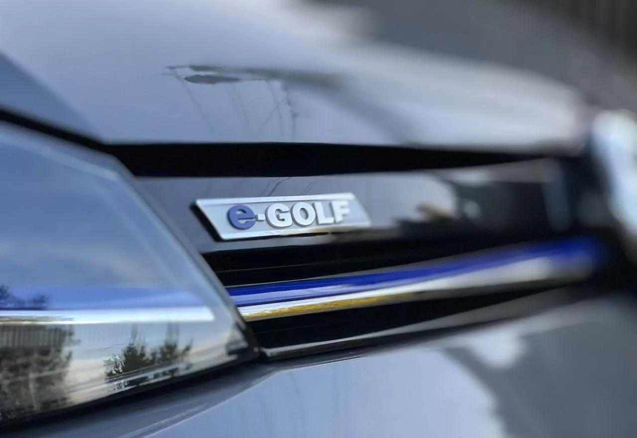 Volkswagen e-Golf  35.8 kWh 2017thumbnail281