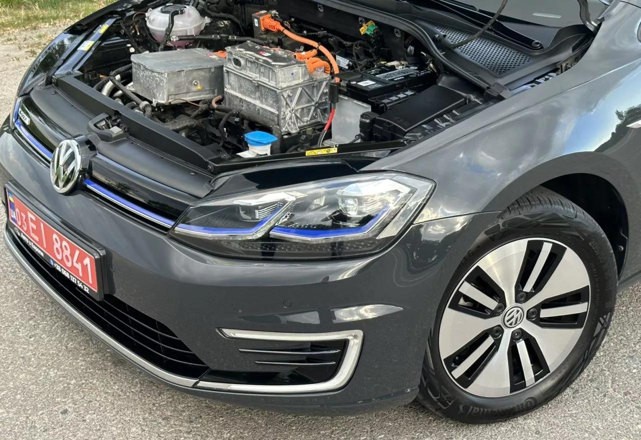 Volkswagen e-Golf  35.8 kWh 2020thumbnail111