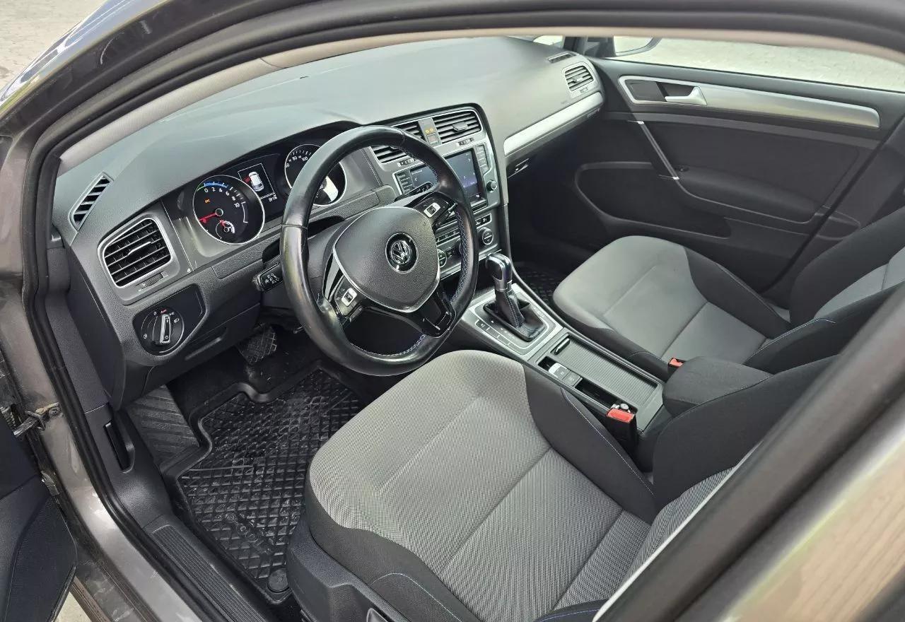 Volkswagen e-Golf  24 kWh 2015thumbnail461