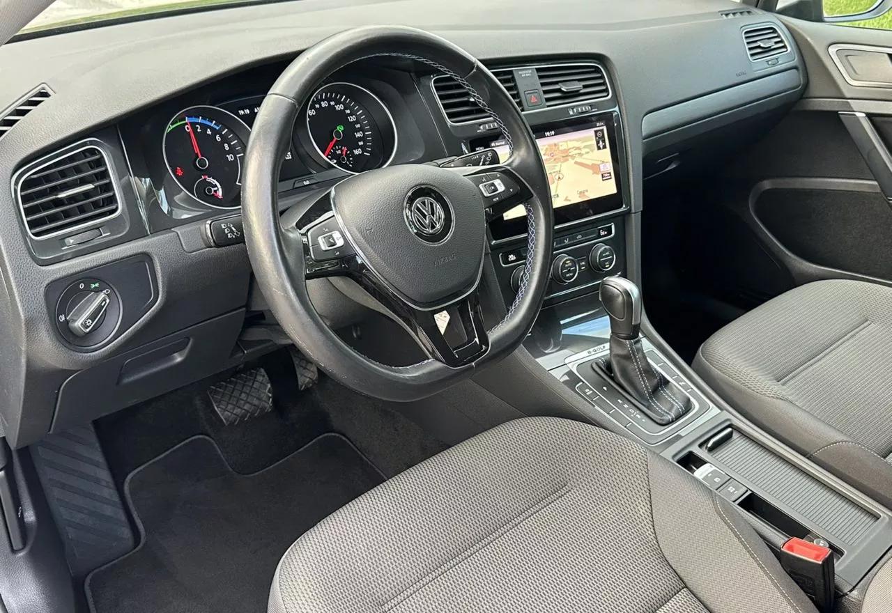 Volkswagen e-Golf  35.8 kWh 2020thumbnail181
