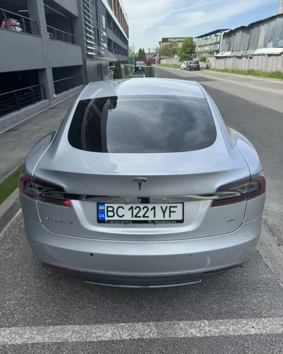 Tesla Model S  85 kWh 2014thumbnail31