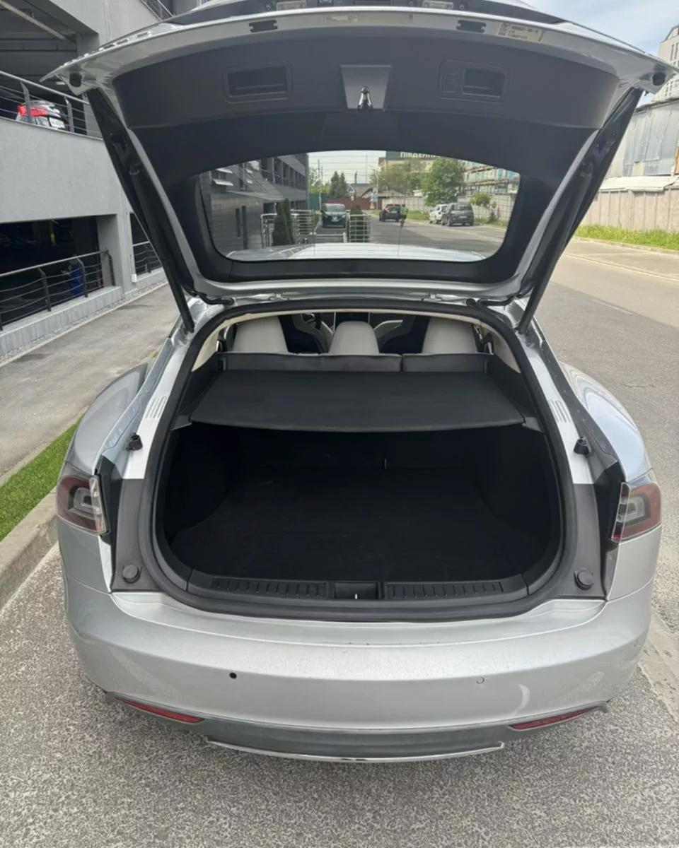 Tesla Model S  85 kWh 201481