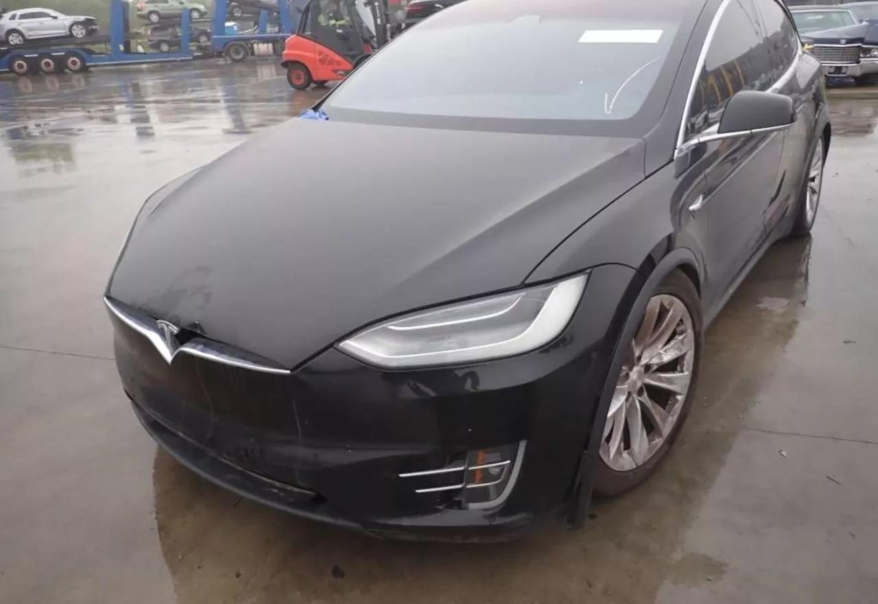 Tesla Model X  201901