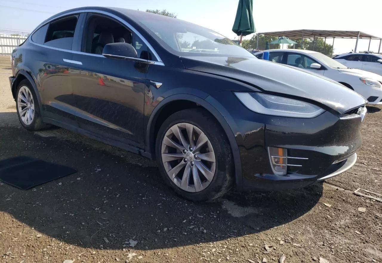 Tesla Model X  201931