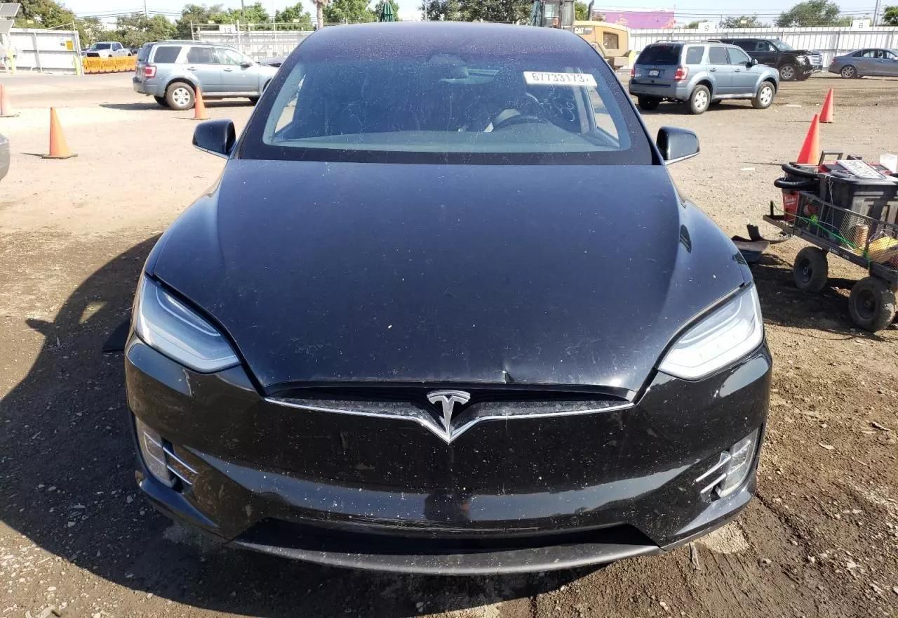 Tesla Model X  201941