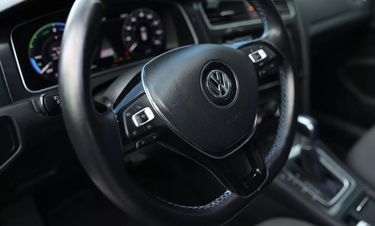 Volkswagen e-Golf  36 kWh 2019thumbnail261