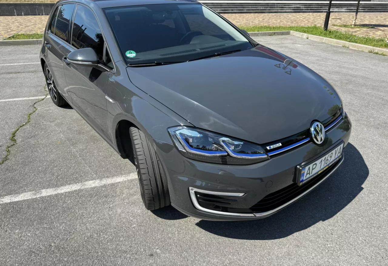 Volkswagen e-Golf  202001