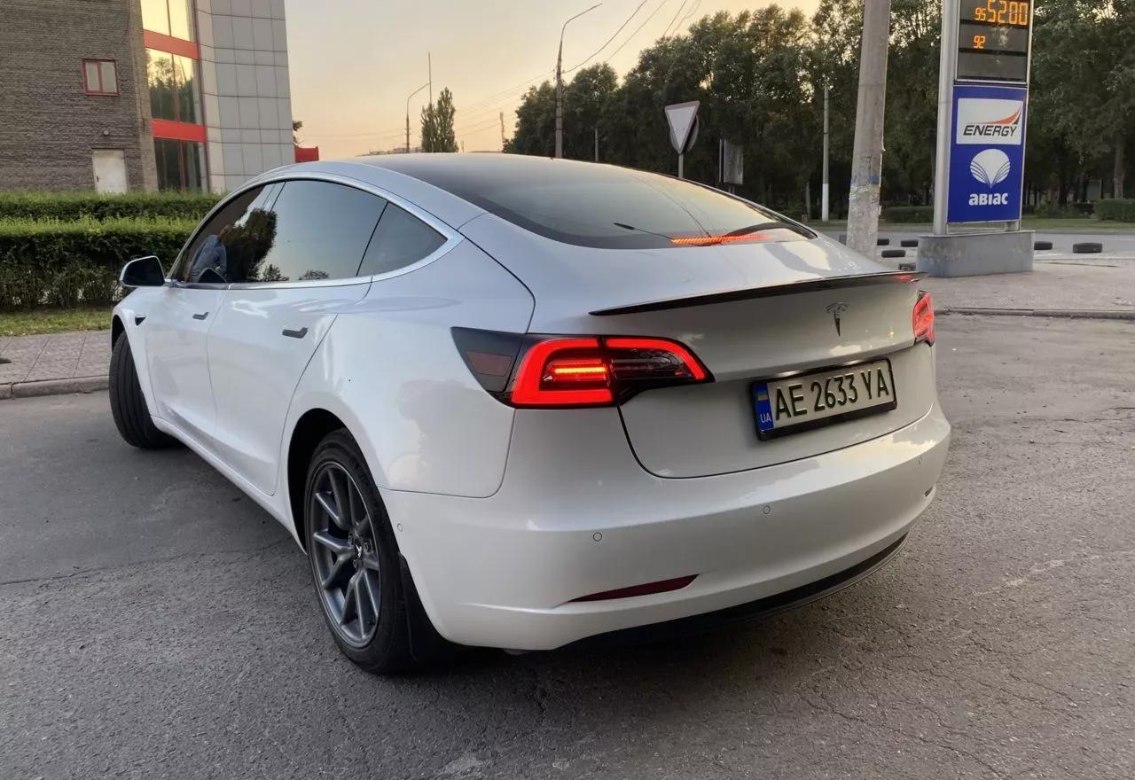 Tesla Model 3  63 kWh 201821