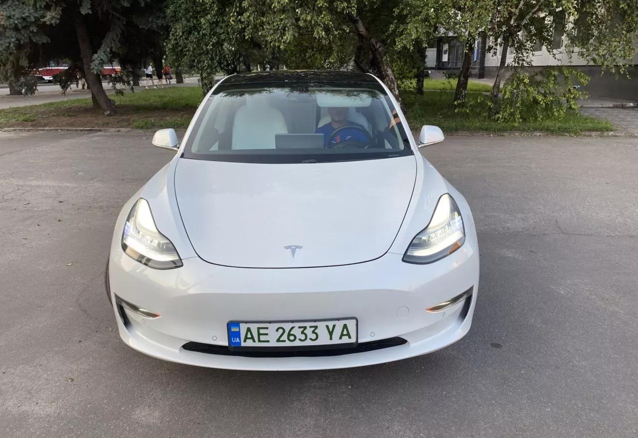 Tesla Model 3  63 kWh 201831