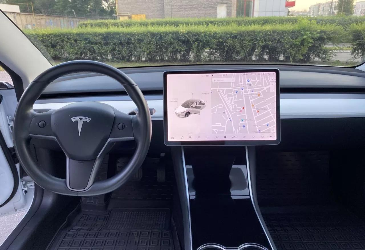 Tesla Model 3  63 kWh 2018121