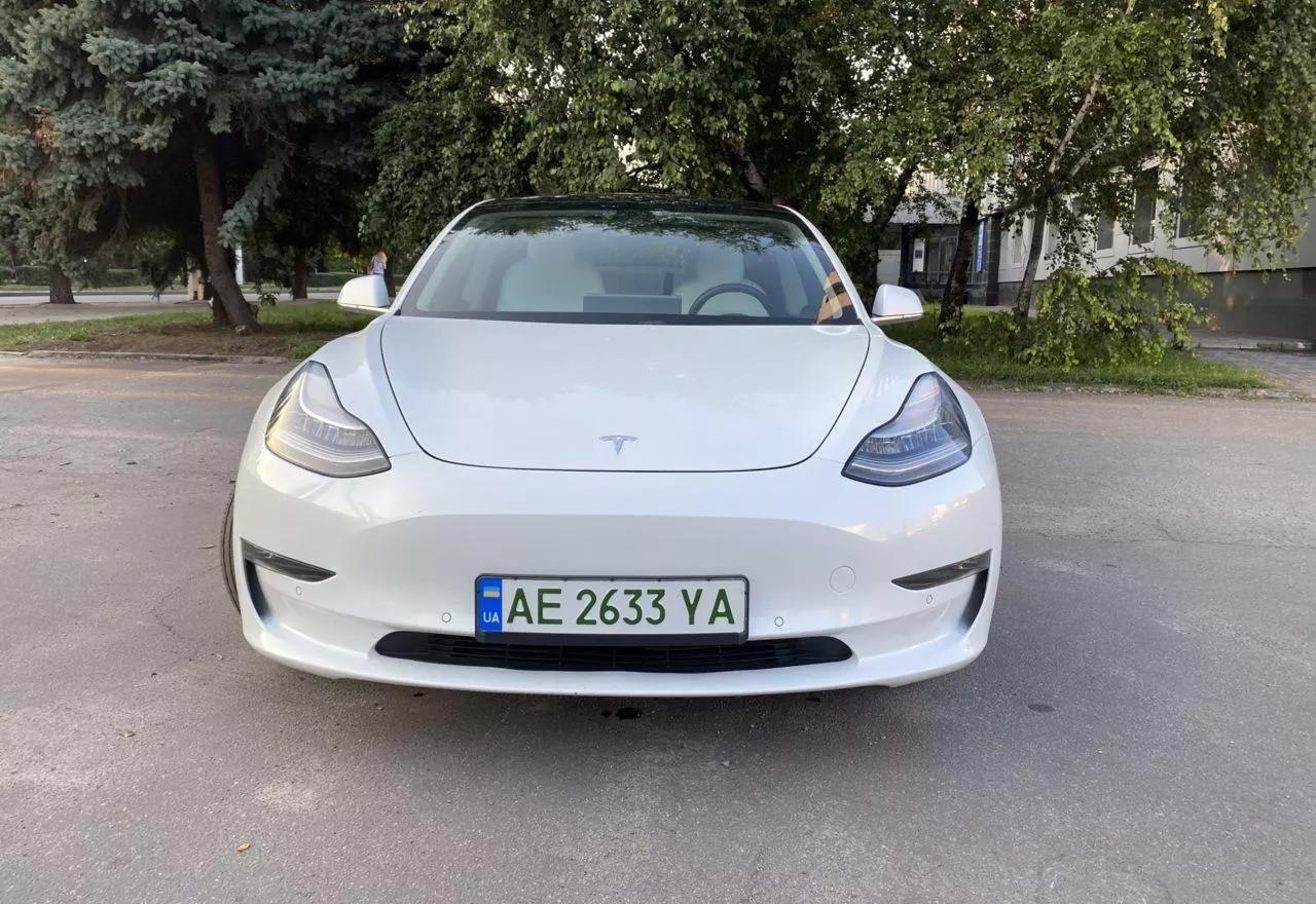 Tesla Model 3  63 kWh 2018thumbnail181