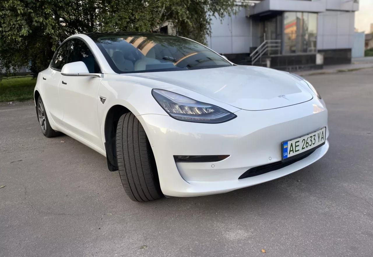 Tesla Model 3  63 kWh 2018thumbnail191