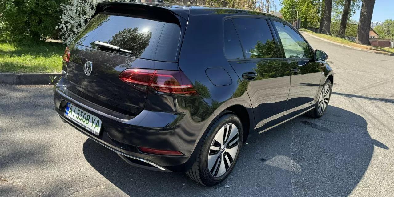 Volkswagen e-Golf  2019thumbnail51