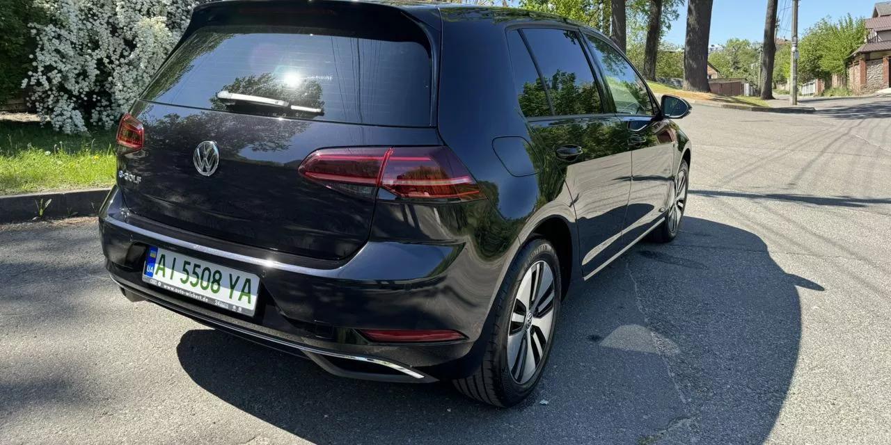 Volkswagen e-Golf  2019thumbnail61