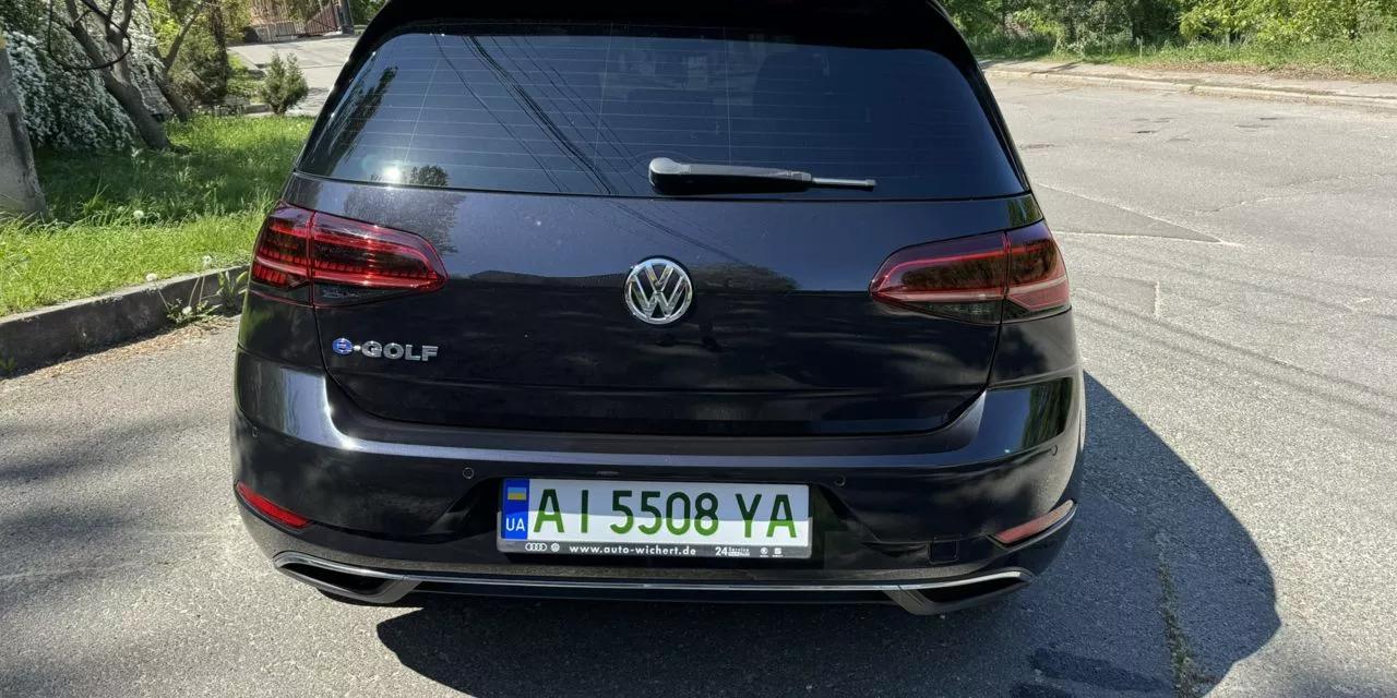 Volkswagen e-Golf  2019thumbnail71