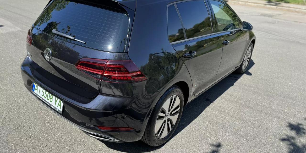 Volkswagen e-Golf  2019thumbnail131