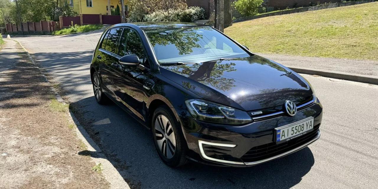 Volkswagen e-Golf  2019thumbnail191