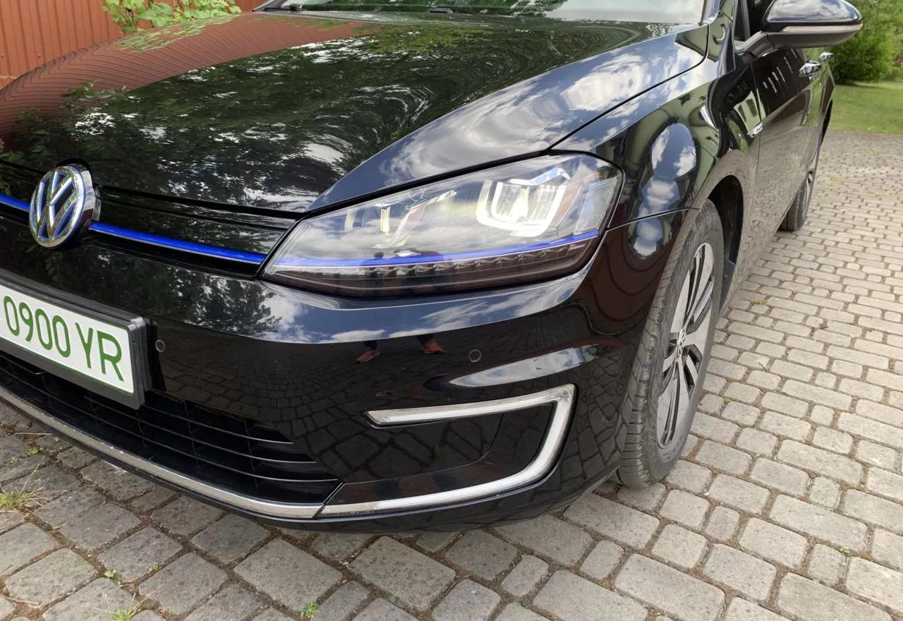Volkswagen e-Golf  24 kWh 2015thumbnail401