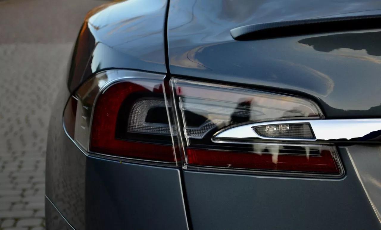 Tesla Model S  89 kWh 2015431