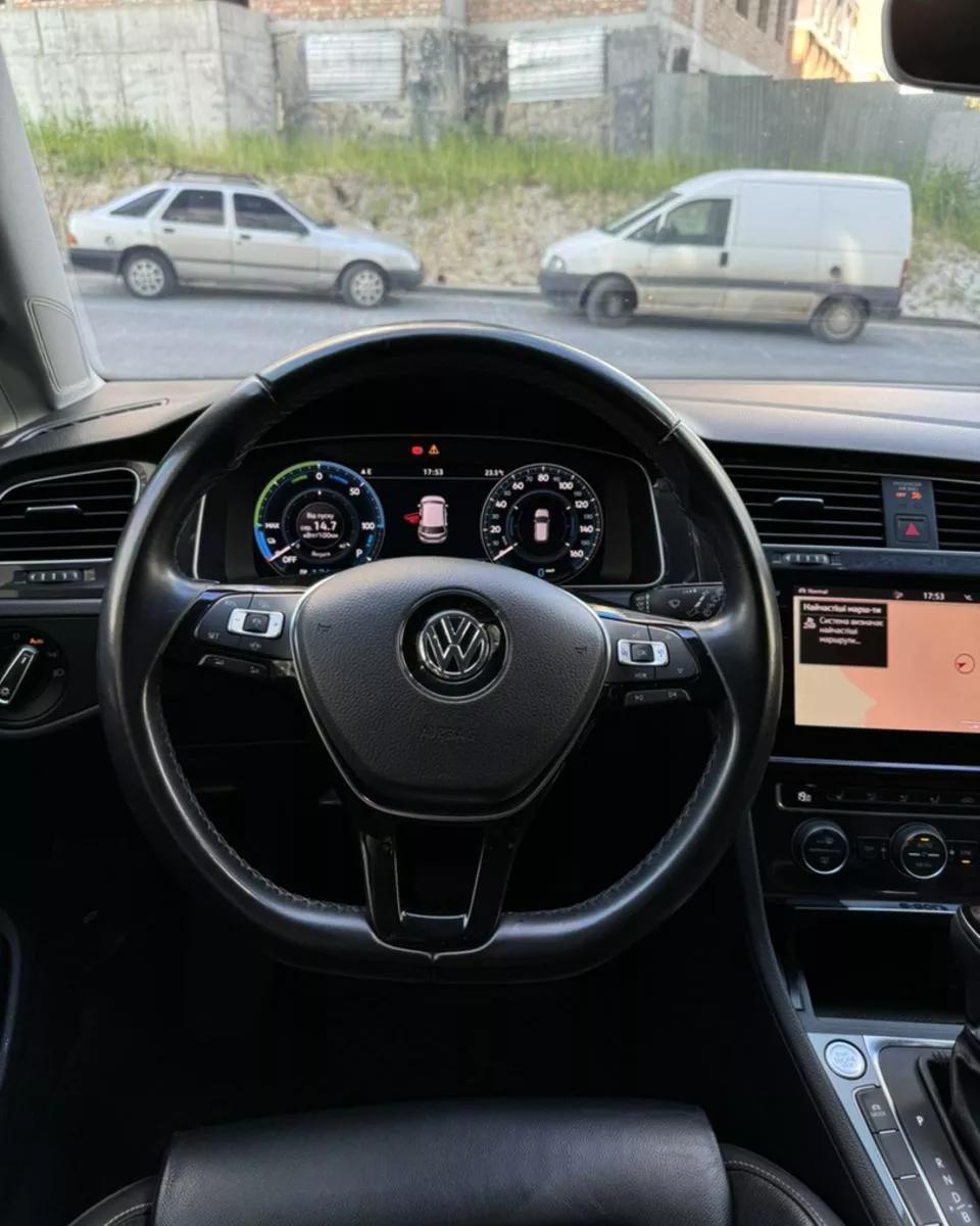 Volkswagen e-Golf  35.8 kWh 2019251