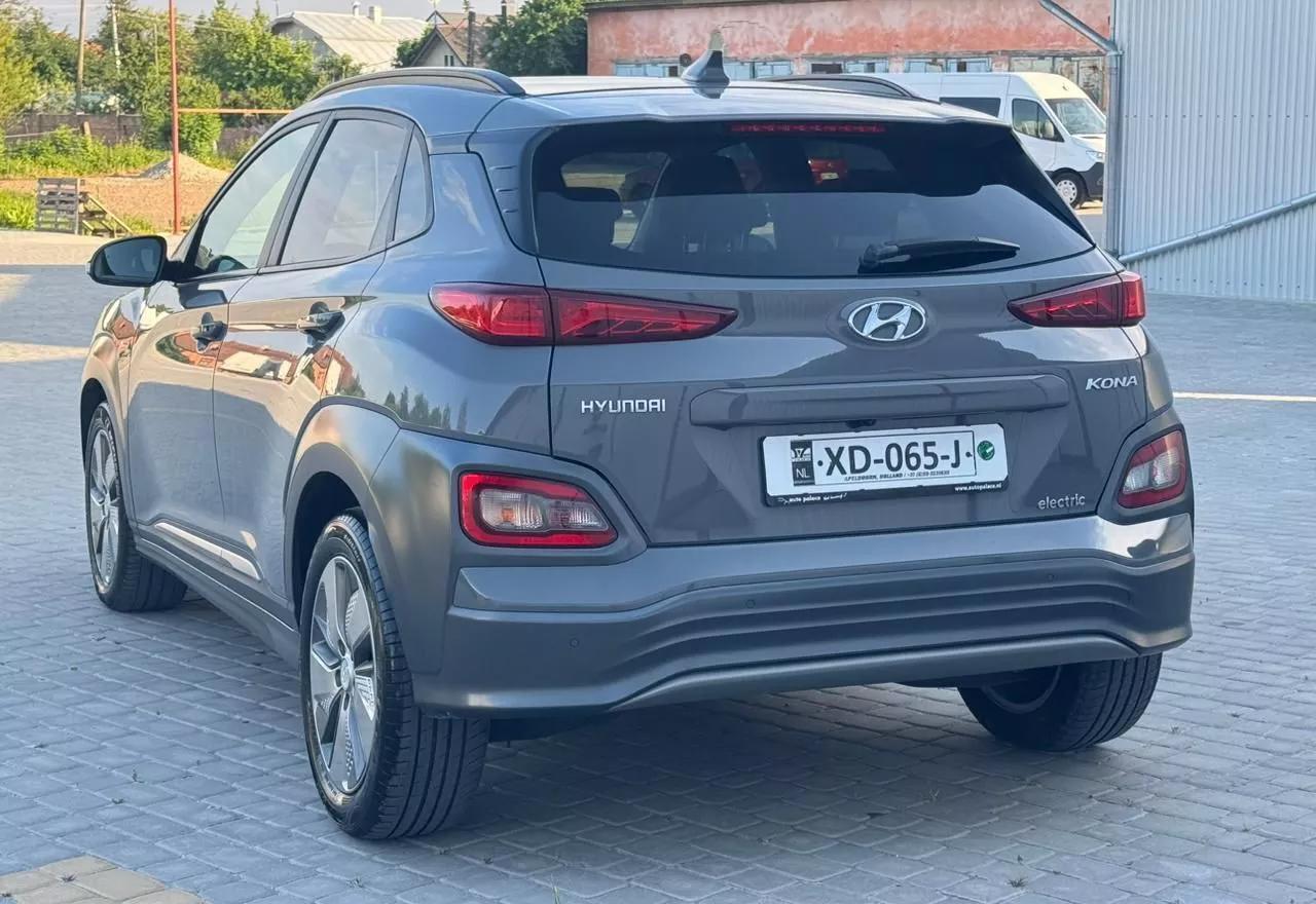 Hyundai Kona  64 kWh 2018thumbnail451