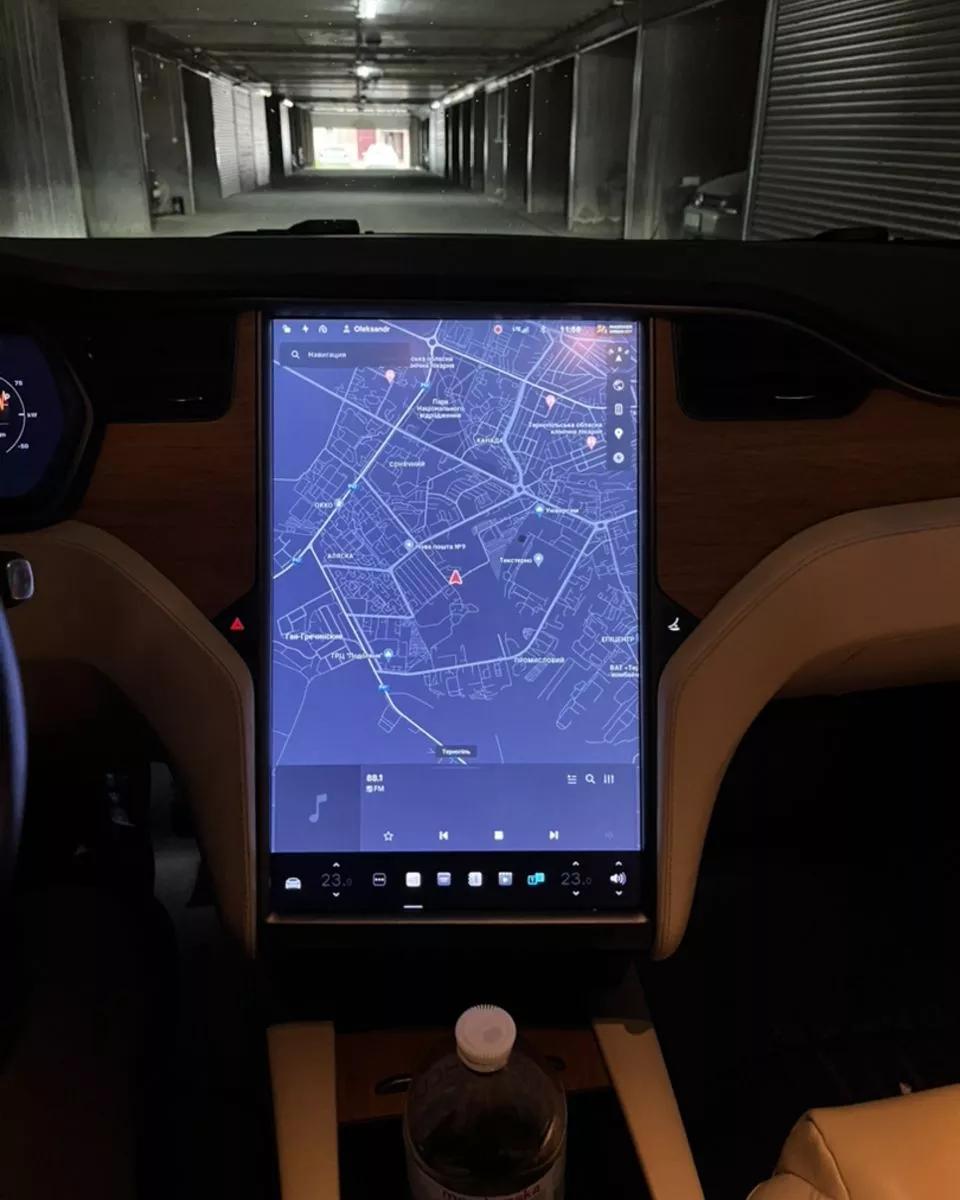 Tesla Model S  2019thumbnail221