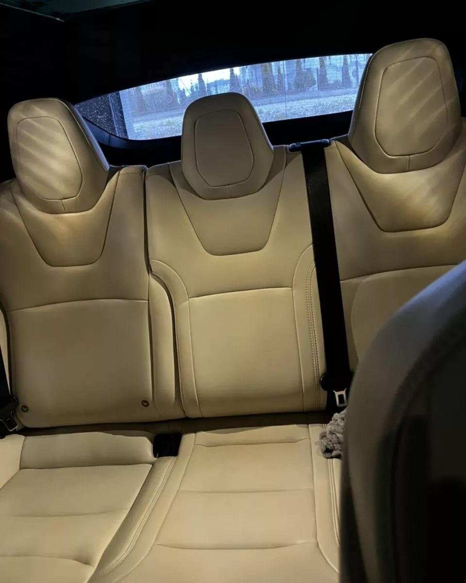 Tesla Model S  2019241