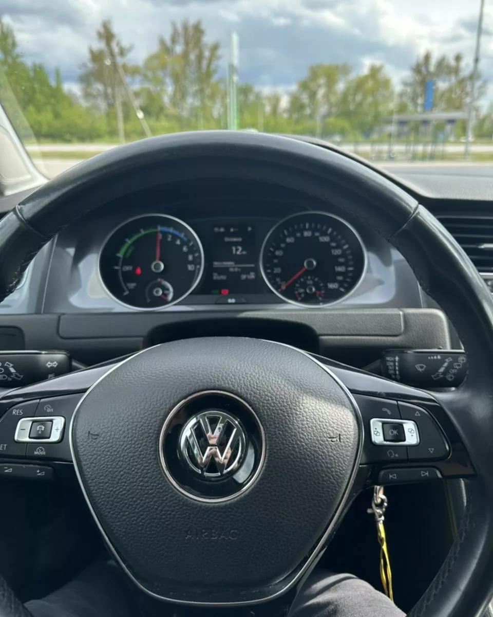 Volkswagen e-Golf  24 kWh 2015181