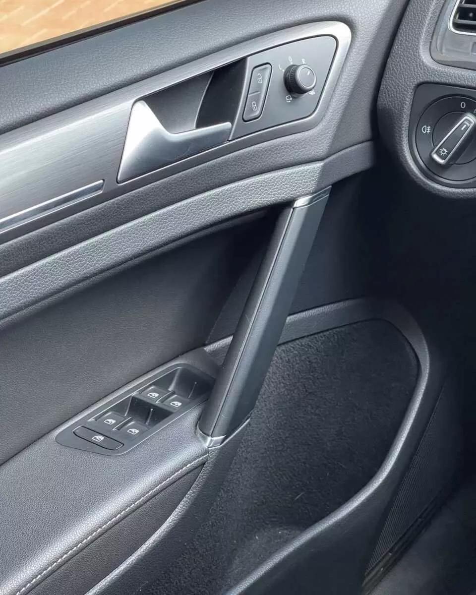 Volkswagen e-Golf  35.8 kWh 2019101